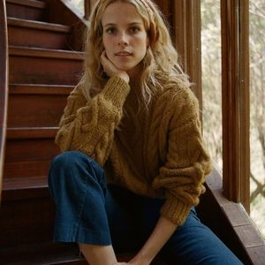 Doen Bee sweater in honey